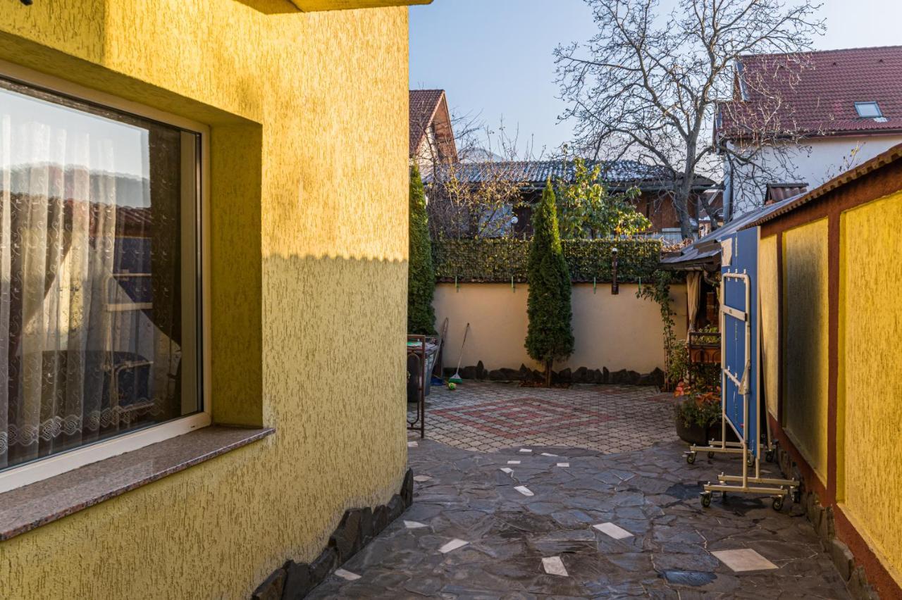 Villa Casa David Săcele Exterior foto